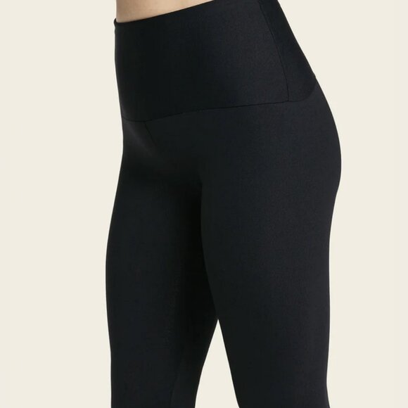 Leonisa - Sculpting Shaper Legging with Butt-Lifting Inner Short Size Large - Picture 4 of 9